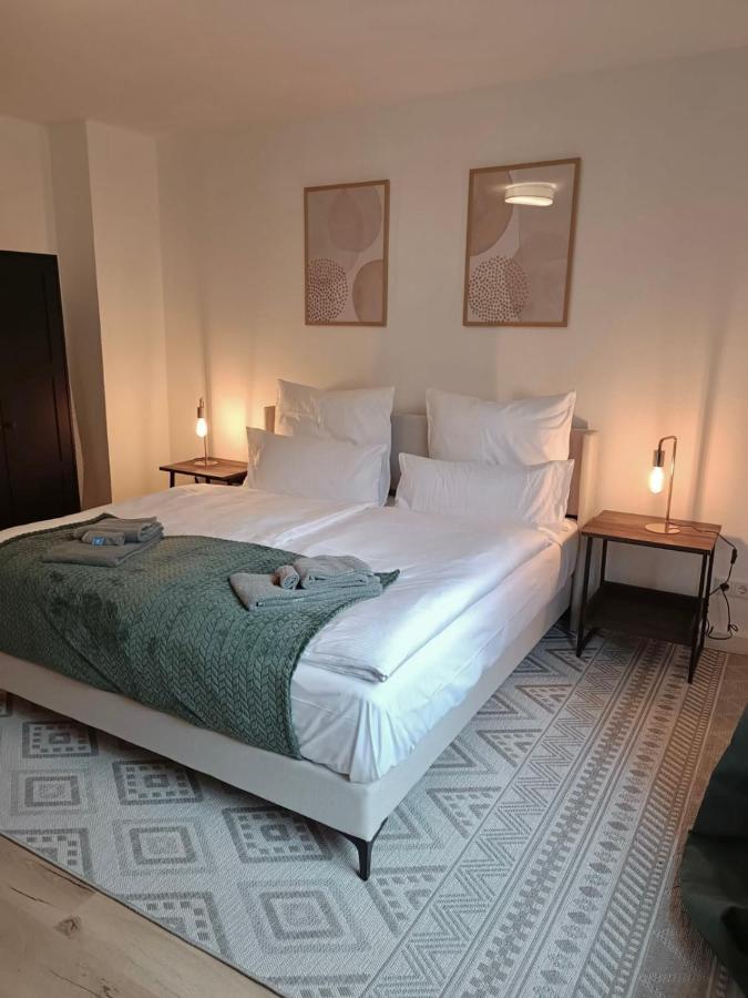 Bright And Central With 2 Beds Incl Workspace Apartment Bochum